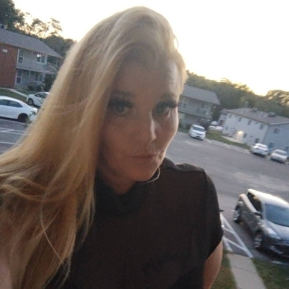 Meet your Posher, Becky